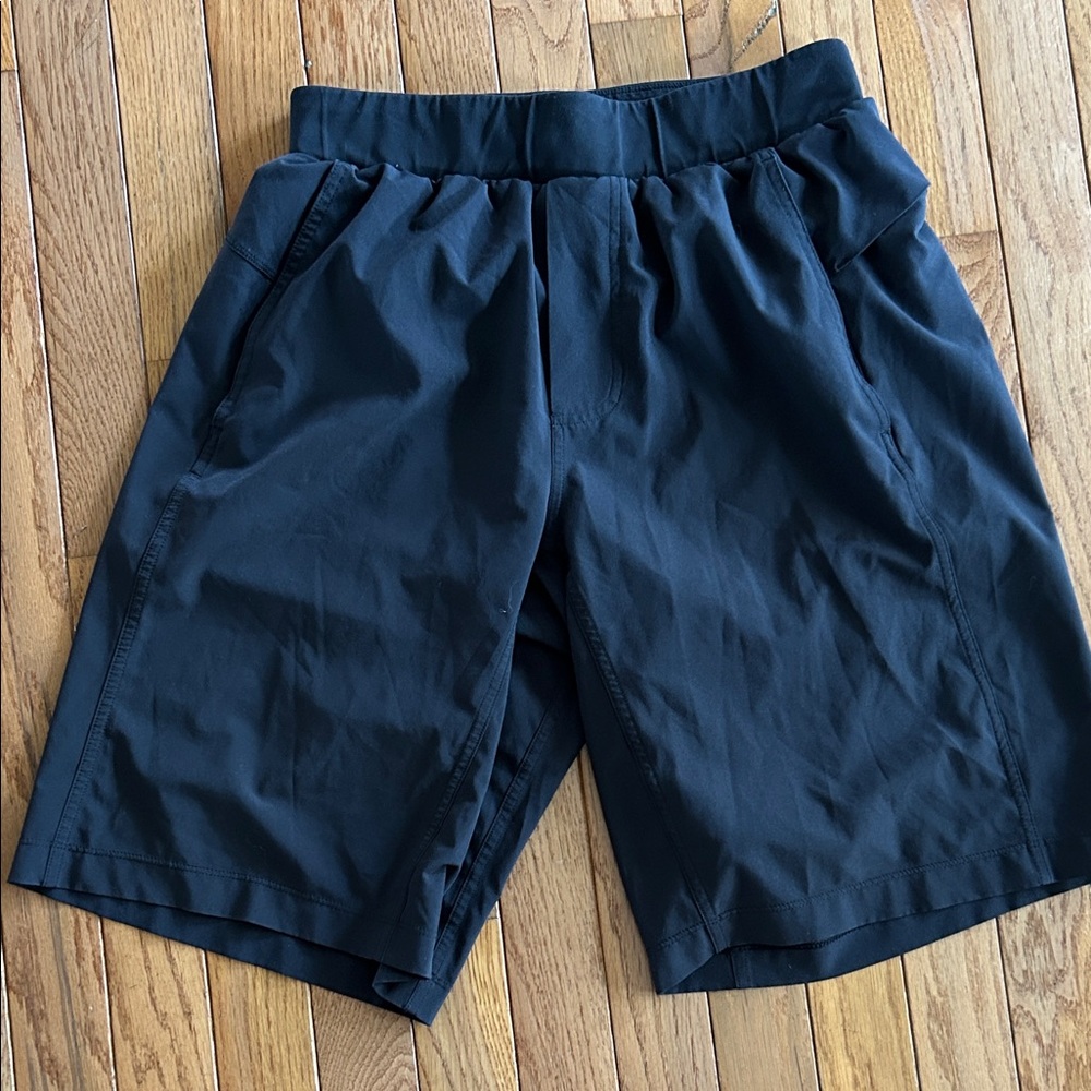 Men's Black lululemon Performance Shorts - Comfortable Everyday Wear